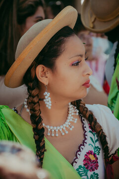 Mujer Boliviana tarije&ntilde;a chapaca