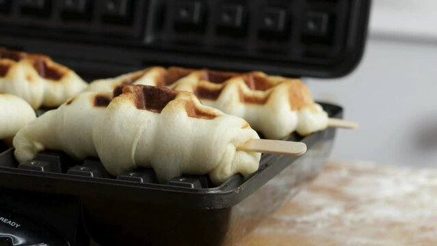 Waffeleisen in dem Croffels gebacken werden