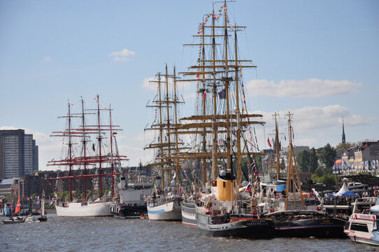 Hafengeburtstag Hamburg #allj&auml;hrliches Volksfest in der HafenCity mit vielen Highlights im Programm. 