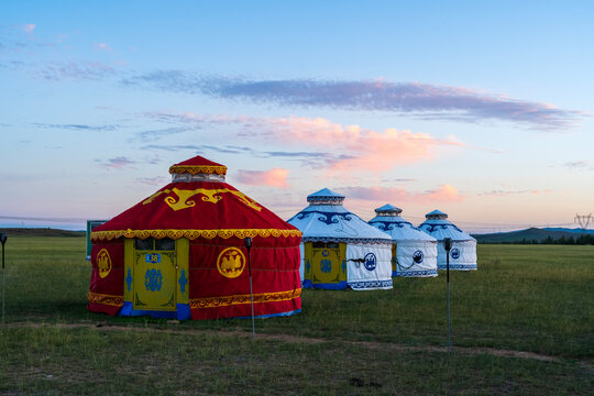 Yurts in the grassland, yurts in the morning
