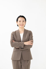 スーツ姿のミドル女性