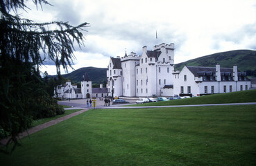 Burgen und Schlösser in den schottischen Highlands