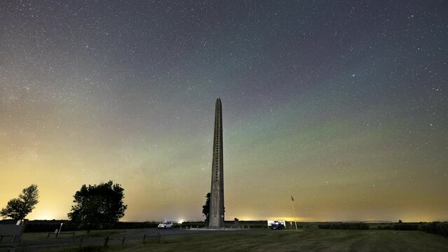 Milky Way landscape in timelapse in front of the Richemont farm memorial in Saucats