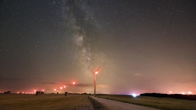 Milky Way timelapse with superb eolins in Haute Marne