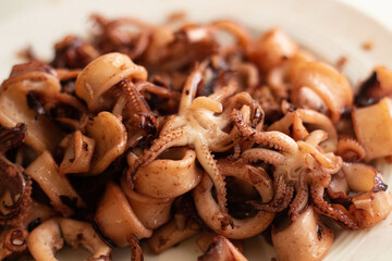 Golden Fried Calamari: Crispy Seafood Delight