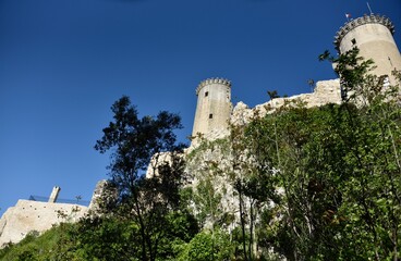 Château féodal de  Châteaurenard (Bouches-du-Rhône)