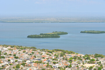 Islotes en Cartagena de Indias, Colombia, vista desde el cerro de la Popa.