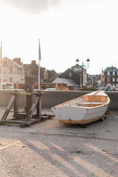 &Eacute;tretat Fishing Boat