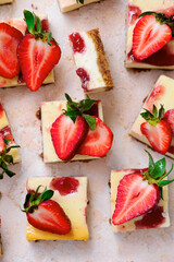 Strawberry cheesecake bars top veiw .style hugge - 789515255