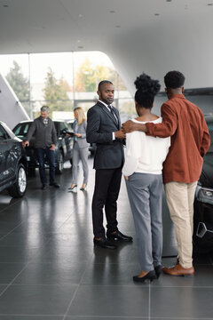 Professional assistance auto store client consultant relation