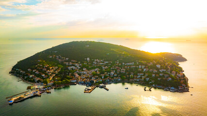Fototapeta premium İstanbul Burgazada Sunset Drone View
