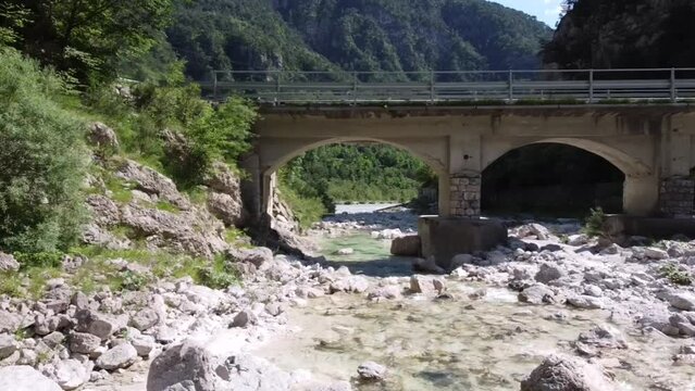 Passing unger the bridge