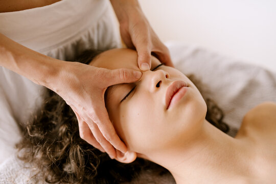 Relaxin Head Massage