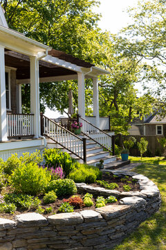 stone wall hardscaping 
