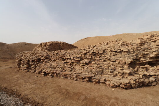Antiquities of lagash in Iraq and Ancient ruins with cloudy sky 4000 years ago . old wall
