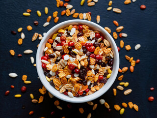 Obraz na płótnie Canvas Cereales en bol, mezcla variada de cereal, alimentación saludable