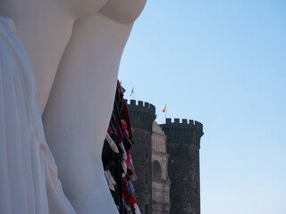 Campania,  Napoli, Venere degli stracci, castello, iconica, incoronano la dea, Maschio Angioino © Pépinot