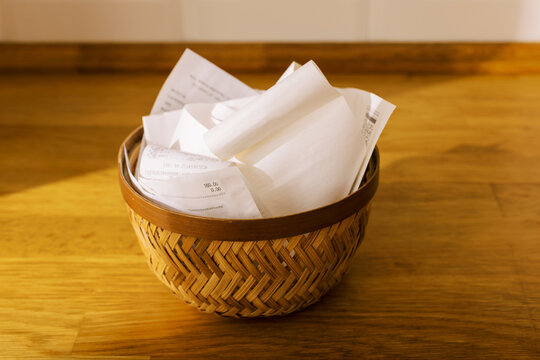  receipts in round basket 