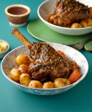 Roasted lambshanks with baby potatoes