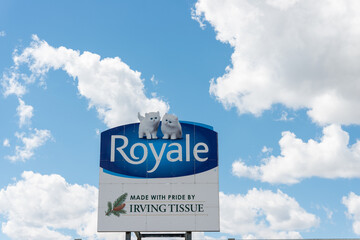 Fototapeta premium billboard with kittens in the clouds at Irving Tissue (Royale brand) manufacturing plant and corporate offices located at 1339 Jane Street and 1551 Weston Road in Toronto, Canada