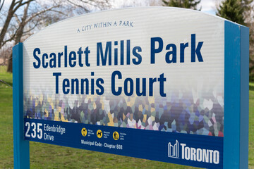 Fototapeta premium City of Toronto sign at Scarlett Mills Park Tennis Court (235 Edenbridge Drive)