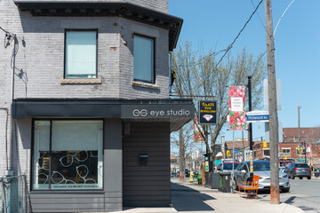 Fototapeta premium exterior of Eye Studio, an eye care center, located at 508 Mount Pleasant Road in Toronto, Canada