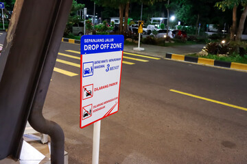 Drop off zone rules in public building