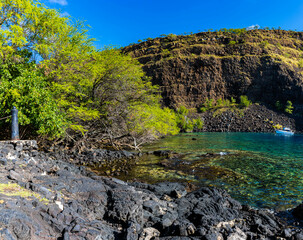 Small Boats And Snorkelers on Kealakekua Bay, The Captain Cook Monument Trail, Captain Cook, Hawaii Island, Hawaii, USA