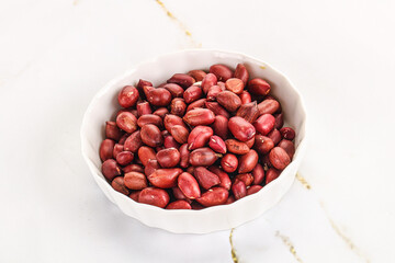 Raw peanut heap for roast
