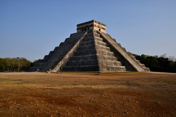 Piramida Majów w Chichen Itza - Meksyk - obrazy, fototapety, plakaty