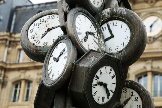 Paris - L'Heure de tous - Gare Saint Saint-Lazare