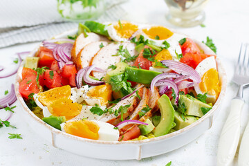Healthy cobb salad with chicken, avocado, tomato, red onions and eggs. American food. - 790033481