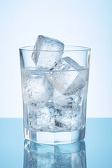Illustration of ice cubes in a glass