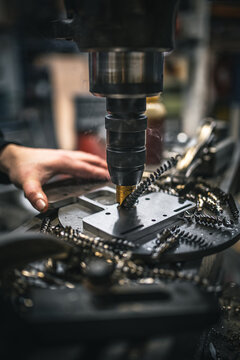 Countersinking thick metal parts to required size on a old mill machine