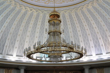 Obraz premium Biggest Mosque in Brunie with a pure gold dome and magical decor. 