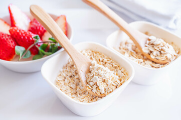 スプーンですくうオートミール