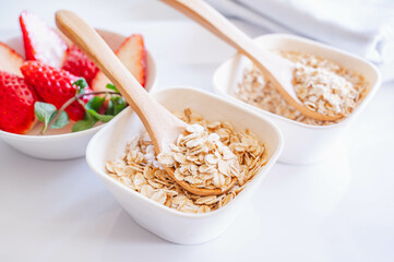 スプーンですくうオートミール