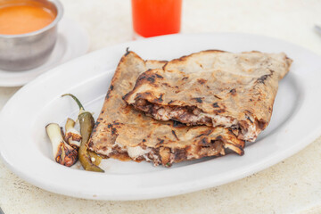 Tlayuda Oaxaqueña, Comida Tipica