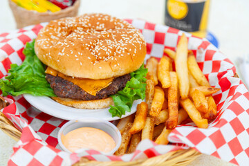 Hamburguesa con Papas