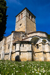 Basilique Saint-Just-de-Valcabrère, près de Saint-Bertrand-de-Comminges, édifice de style roman construit entre XIe et le XIIe siècle