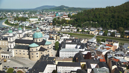 Blick vom Festungsturm auf die historische Innenstadt von Salzburg
