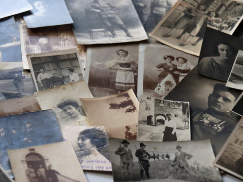 COLLECTION OF ANTIQUE PHOTOS	