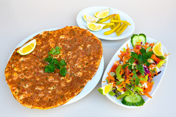 Turkish foods ; Turkish pizza acisiz Lahmacun. Urfa  bol acili lahmacun.