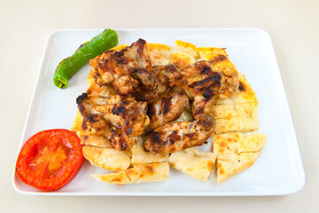 Sauteed chicken with carrots and peas ( Turkish ; Tavuk Sote ) Kori soslu, Kremali Mantarli, Aci soslu Meksika usulu tavuk. Tavuksote.