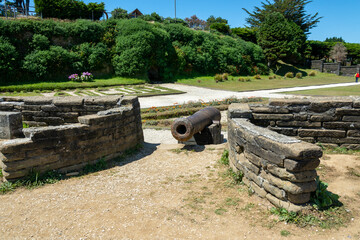 Cañon en la fortificación Fuerte San Antonio en Ancud, Isla de Chiloé, Chile