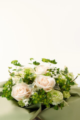 美しい白い薔薇の花束