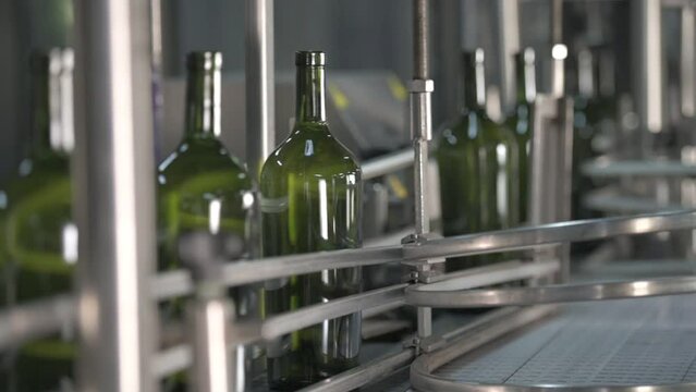 Fraccionamiento de vino en botellas de vidrio