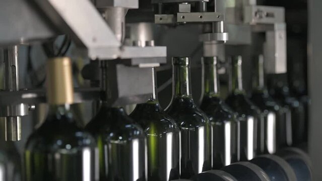 Fraccionamiento de vino en botellas de vidrio