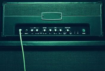 amplifier for stringed instrument