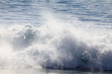 Fototapeta premium Crushing wave in the ocean